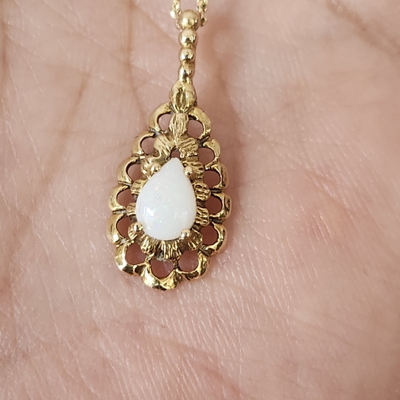 14k gold pendant and chain with real opal - Picture 8 of 10